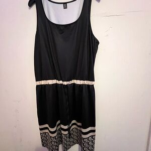 SHEIN Black and Cream Geometric Midi Dress